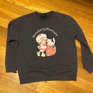 Strawberry Shortcake Graphic Junior’s Sweatshirt - Gray